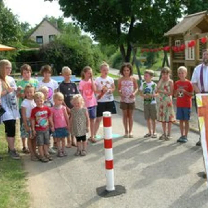 Segen für erneuerten Kinderspielplatz in Hofdorf
